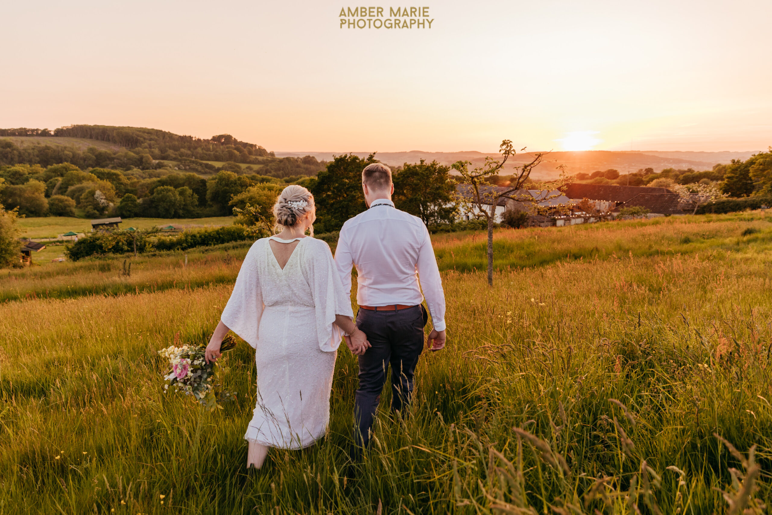 River Cottage wedding by creative wedding photographer, Amber Marie Photography